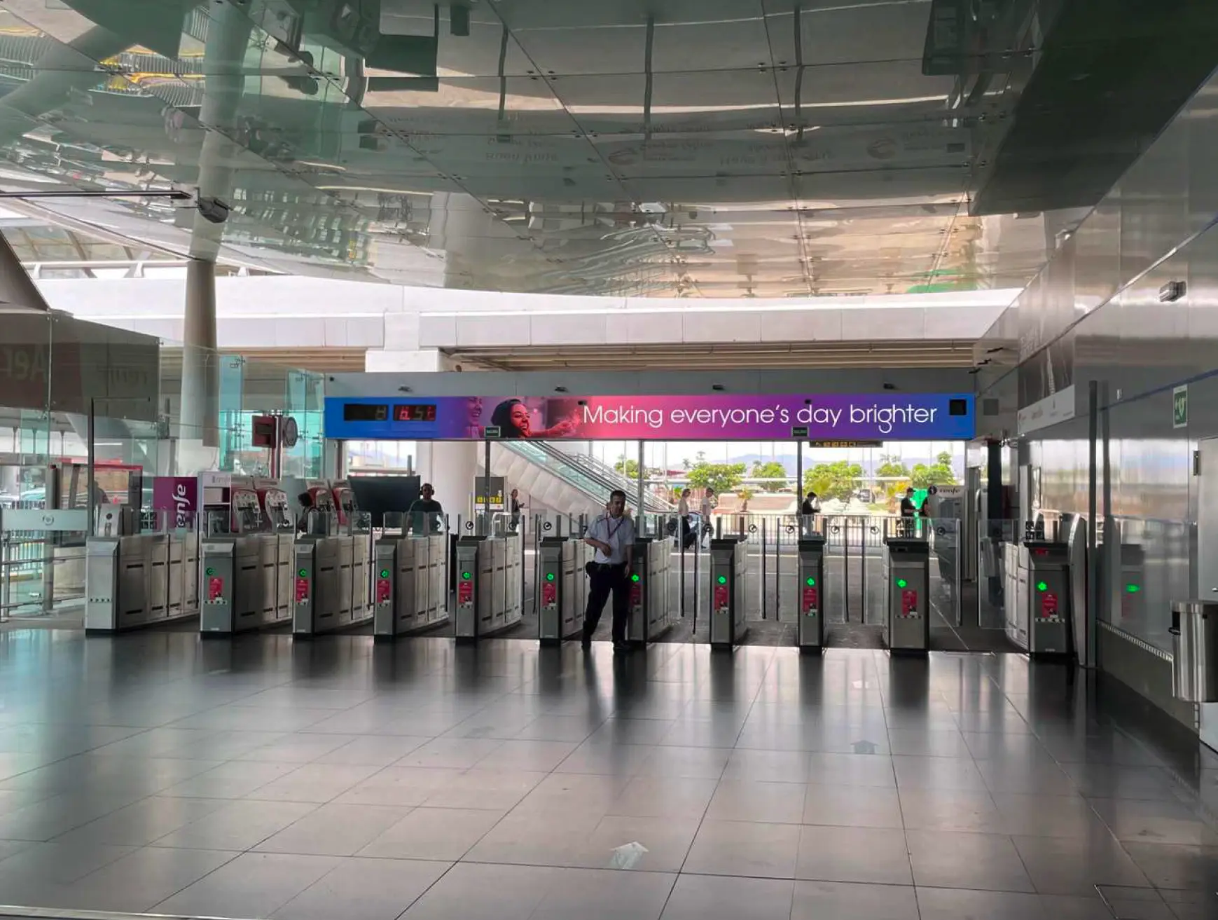 Ave-ok Publicidad en estación AVE - Gran visibilidad