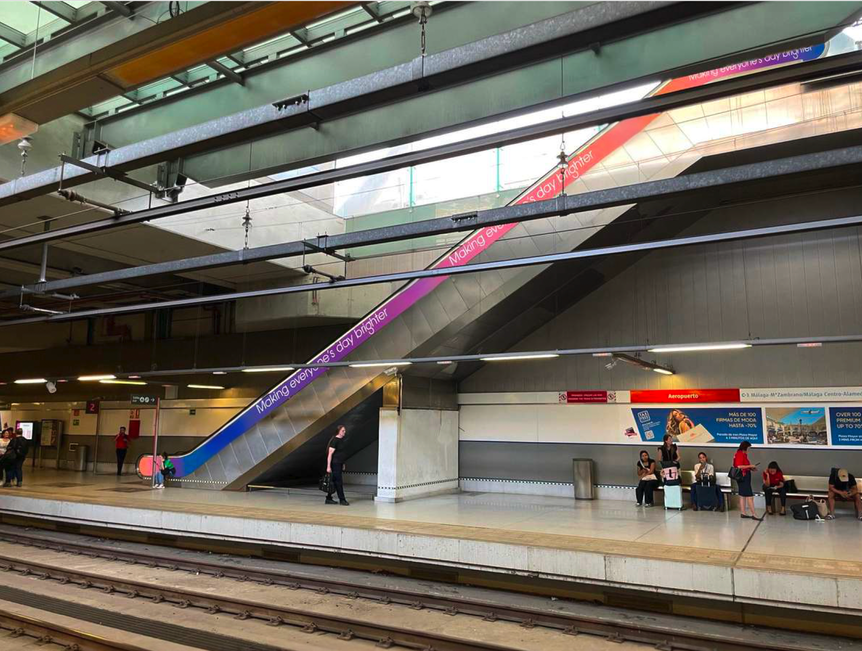 Ave-png Publicidad en estación AVE - Gran visibilidad